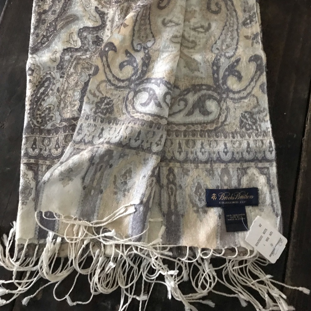 NWT Beautiful Cashmere-Silk Brooks Brothers Scarf